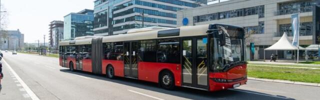 Vozač NAGLO ukočio: Više osoba povređeno u autobusu 16