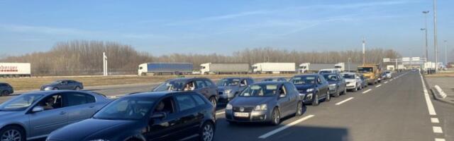 STANJE NA GRANIČNIM PRELAZIMA OD JUTROS! Na ulaz u zemlju do 30 minuta čekanja, TERETNJACI ČEKAJU I PO SKORO ŠEST SATI!