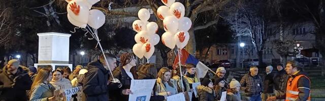 Zakazani novi protesti u Toplici: Uprkos pretnjama i pritiscima, sve više građana izlazi na ulice