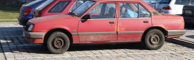 Skandal na parkingu u Novom Sadu: Osvanuo misteriozni natpis na kolima, vlasniku neće biti dobro kad vidi