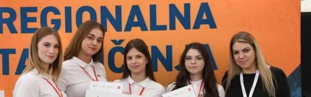 ĐAČKA KOMPANIJA IZ BATOČINE TREĆA U SRBIJI: proizveli narukvicu koja opušta bol u mišićima