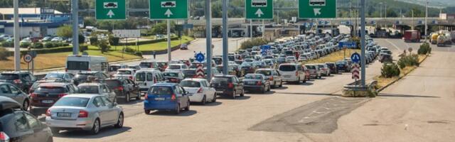 Srbi i dalje u kilometarskim kolonama na naplatnim rampama u Grčkoj!