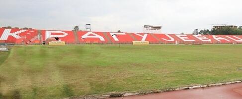 Pljuštalo od Ljubljane do Skoplja, a lopta na "Čika Dači" obilazila gol kao i kiša oko Kragujevca tog dana - Priča iz 1970. u "Vreme sporta i razonode"