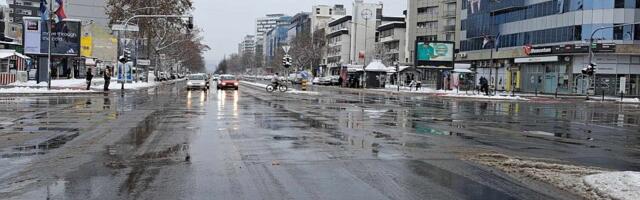 "Čukanje" u Maksima Gorkog i vlažni putevi: Šta se dešava u saobraćaju u Novom Sadu i okolini