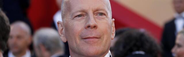 Prizor kida dušu: Demi Mur objavila sliku bolesnog Brusa Vilisa sa unukom (FOTO)