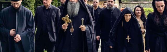 Patrijarh Porfirije za Vaskrs na KiM, stigao u Pećku Patrijaršiju: Predvodiće liturgiju uz veliki broj vernika (FOTO)