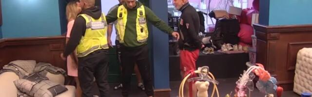 OBEZBEĐENJE POLETELO ZBOG ANELI AHMIĆ! Obračunala se sa Lepim Mićom, pa LOMILA SVE PO PABU: "SRAM TE BILO, PROVLAČI MI DETE!"