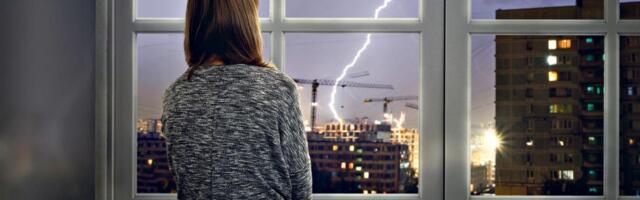 Kada počne oluja, odmah isključite ove aparate iz struje: Zbog jedne greške u kupatilu i kuhinji možete ozbiljno da nastradate