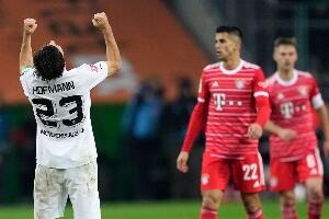 Бајерн поражен у Менхенгладбаху, Борусија искористила играча више