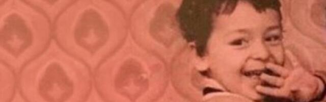 Prepoznajete li dečaka sa fotke? Danas je voditelj popularne emisije i gledate ga svake nedelje, evo ko je u pitanju!