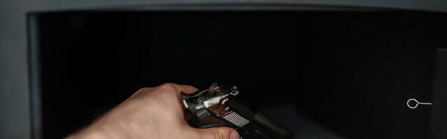 "Znala si za pištolj": Policajac i njegovi saučesnici optužuju jedni druge za krađu oružja iz policijske stanice