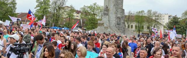 Protest u Kraljevu: Obzebeđenje iz ovog grada izbacivalo studente iz DUNP