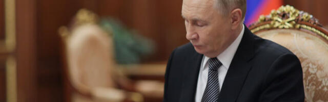 Кремљ потврдио: Путин често сам за воланом, возио и Ким Џонг Уна