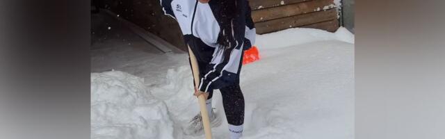 Bravo! Seka očitala lekciju mnogim muškarcima: Pevačica se dohvatila lopate pa očistila sneg ispred kuće