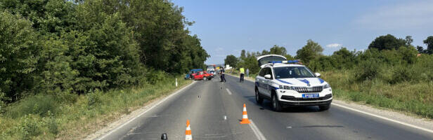 Teška saobraćajna nezgoda u Deževi: Mladić hitno transportovan za Beograd