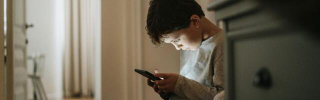 Ne paničite – pet načina da smanjite beskrajno skrolovanje vaše dece