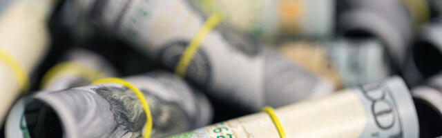 Средњи курс динара за евро у среду износи 117,3750 динара