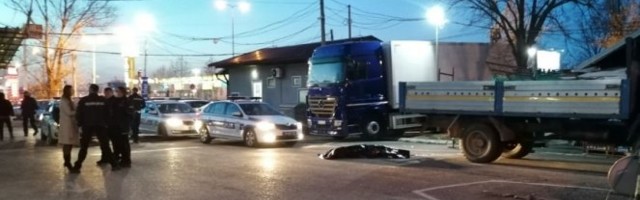 (FOTO) JEZIVA SCENA U NIŠU! Kamion nasmrt pregazio ženu na kvantaškoj pijaci, VOZAČ TESTIRAN NA ALKOHOL