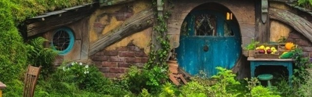 Grupa ljudi sakuplja novac kako bi izgradila grad Gospodara prstenova, da li će uspeti u tome?