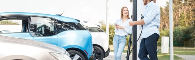 "Gledam ga dok nešto popravlja": Žene o uzbuđivanju