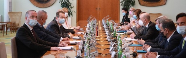 Iza kulisa dijaloga