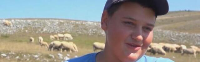 Mladi čobanin sa Pešteri voleo bi da ostane u selu, samo kada bi imao vode