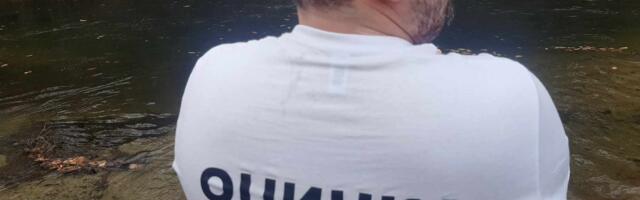 Plivanje za časni krst u nedelju i na reci Pčinji