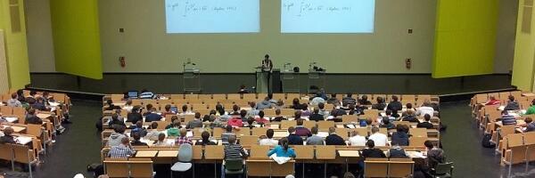 Nastavljena isplata novca studentima za troškove školarine, studentska kartica uslov za isplatu sredstava