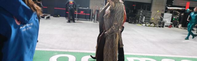 Od predsednika države dobila "krvave dijamante" pa završila na suđenju u Hagu: Slavna lepotica je magnet za nevolje