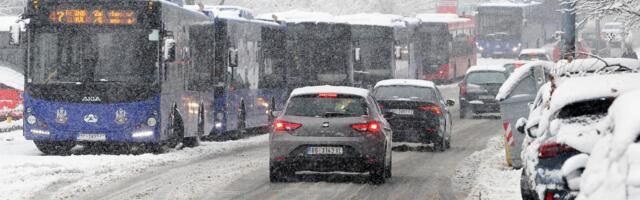 AMSS: Zimski uslovi vožnje, upozorenje na ledenu kišu