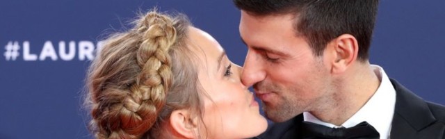'Dečice, ovde su se mama i tata venčali': Jelena Đoković raznežila Novaka i mališane (FOTO)