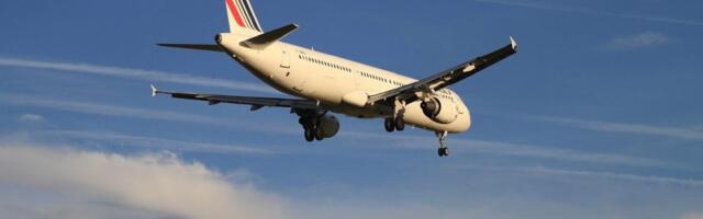 Avion Er Fransa prizemljen posle samo nekoliko minuta jer se zapalio deo letelice