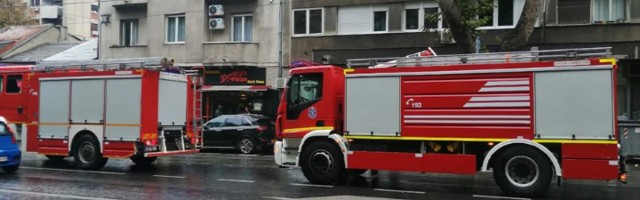 Požar u Mirijevu, gori stambena zgrada
