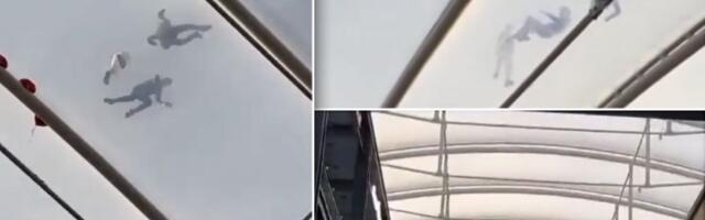 Deca skaču po krovu TC "Galerija" (VIDEO)