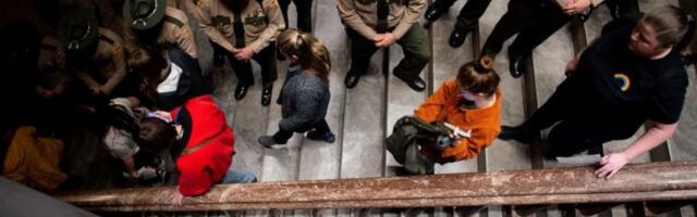 HAOS U AMERICI: Republikanci izbacili demokrate iz Predstavničkog doma Tenesija (FOTO, VIDEO)