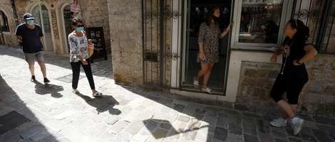 Crnogorska vlada pozvala epidemiologe da preispitaju odluku o zatvaranju kafića