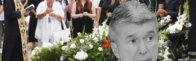 DIRLJIVO I DOSTOJANSTVENO! Monasi koji su se MOLILI za Sašu Popovića poslali posebno vino za njegov pomen!