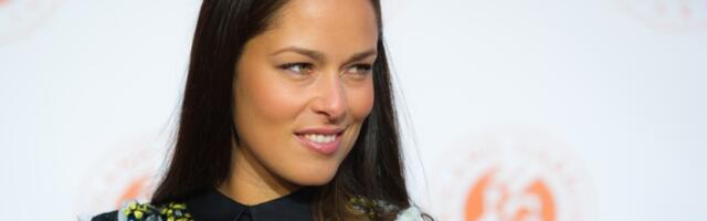 Ana Ivanović u haljini sa otvorom ispod grudi na reviji Victoria’s Secret ZASENILA SVE (FOTO)