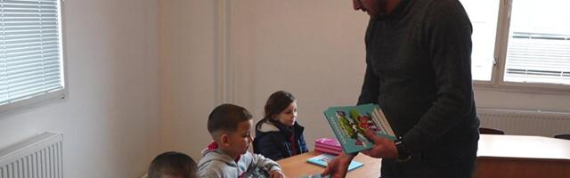 Najmlađim građanima Priboja podeljene knjige o saobraćaju