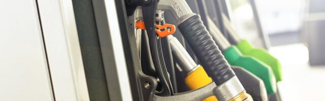 Opsadno stanje na granici Holandije i Belgije: Policija čuva pumpe, dok se vozači u panici otimaju za gorivo