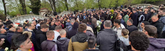 REKAO DA MU NIJE PRIJATELJ, PA MU DOŠAO NA SAHRANU: Legendarni srpski trener ipak ispratio Vujoševića na večni počinak!