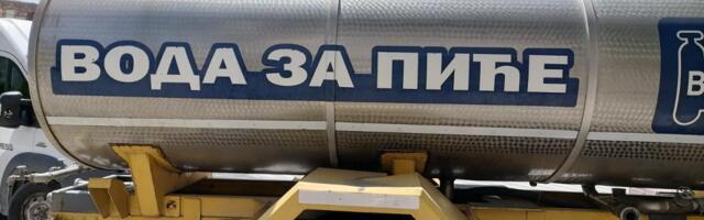 POLA NOVOG SADA OSTALO BEZ VODE: U toku veliki radovi, iz Vodovoda otkrili razlog prekida i objavili gde su postavljene cisterne