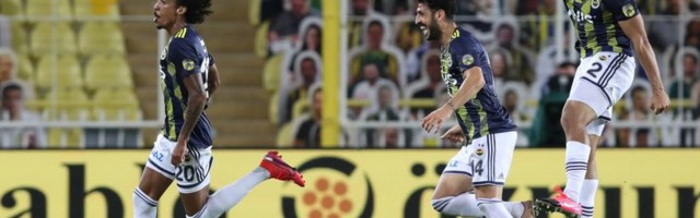 Fener u iščekivanju Ozilovog debija lovi drugo mesto