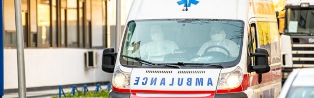 Jedna saobraćajka, devojka lakše povređena