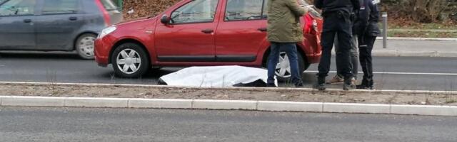 TRAGEDIJA NA BANJICI: Čoveku pozlilo u toku vožnje, stao pa PREMINUO! (FOTO)