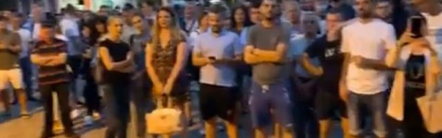 PAT POZICIJA U OPŠTINI BUDVA! Legalno rukovodstvo u svojim kancelarijama, policija blokirala zgradu(VIDEO)