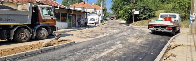 Asfaltirane Cetinjska, Vojvode Stepe i deo Ulice Narodnog heroja FOTO