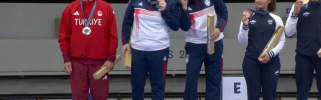 Zašto olimpijci grizu medalje? Jedan je čak i slomio zub