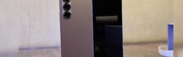 Samsung planira prvi okretni telefon sledeće godine