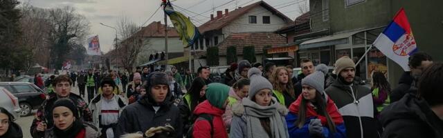 Četvrti dan pešačenja: Niški studenti krenuli iz Jagodine,  pridružilo im se još oko 40 studenata
